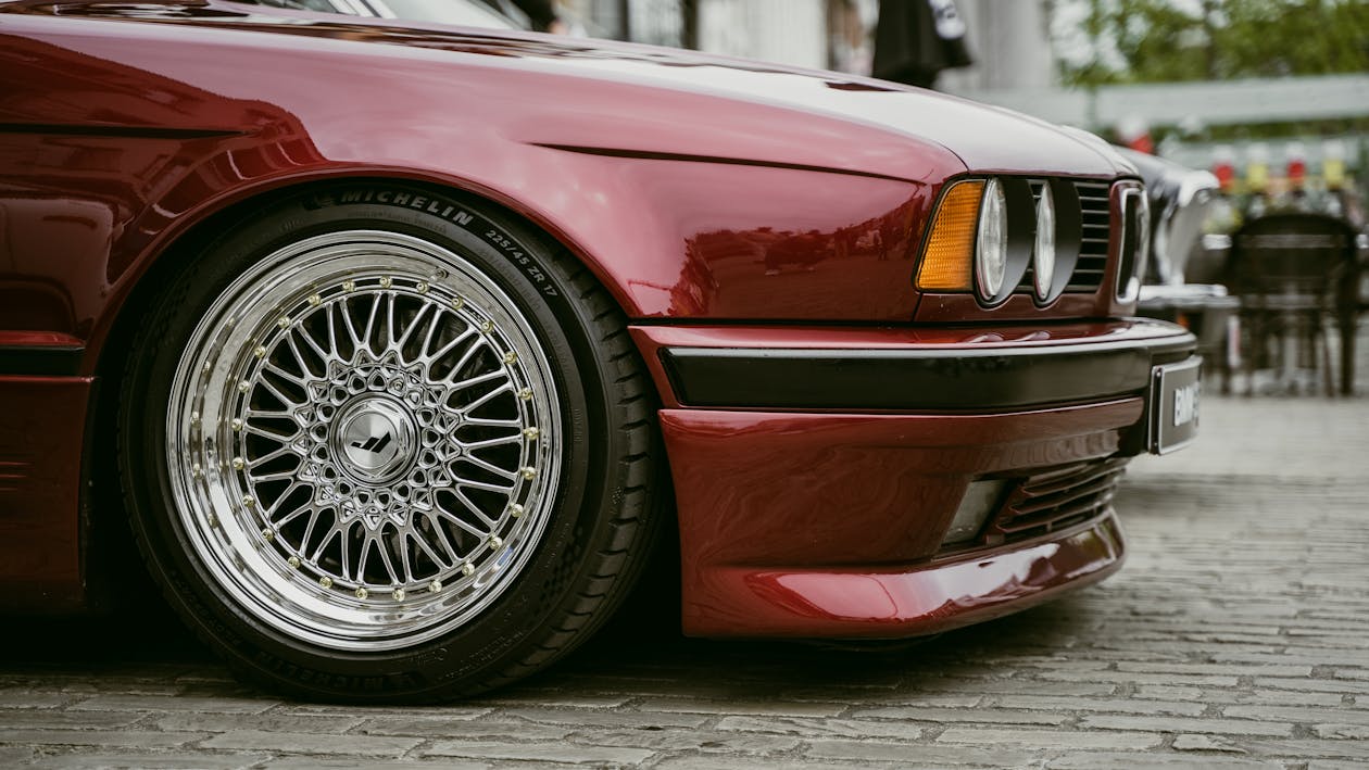 https://aekbonline.com/wp-content/uploads/2024/06/free-photo-of-red-bmw-e34.jpeg